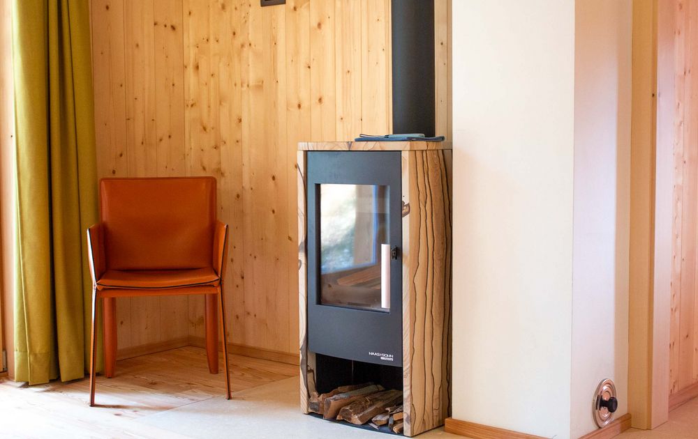 Chalet MOMO barrierefrei rollstuhlgerecht Holzofen Entspannen Urlaub Südtirol