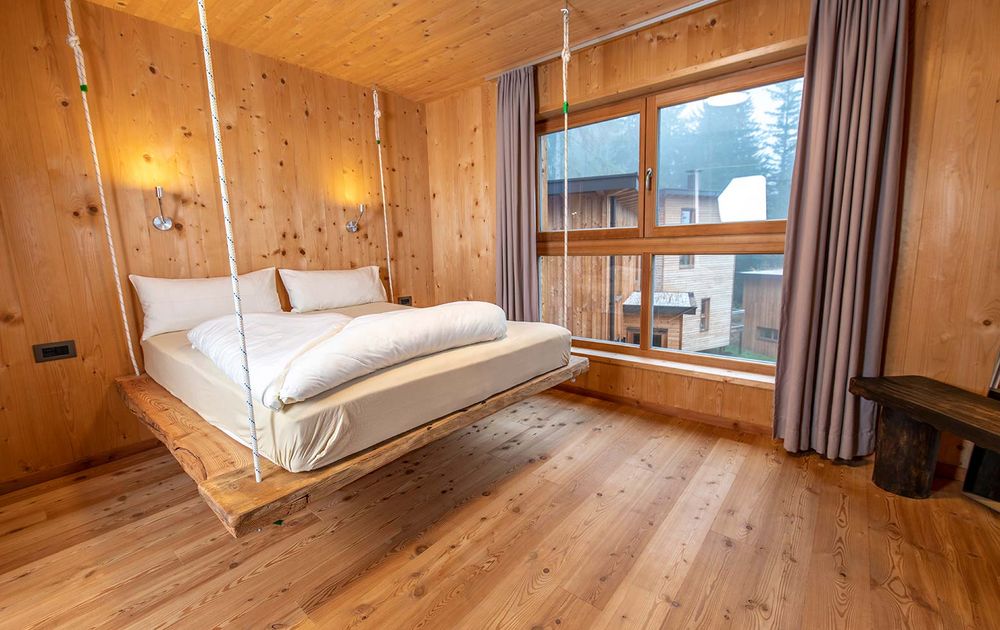 Schlafzimmer mit Doppelbett Chalet NONO1 feliZitas St. Felix