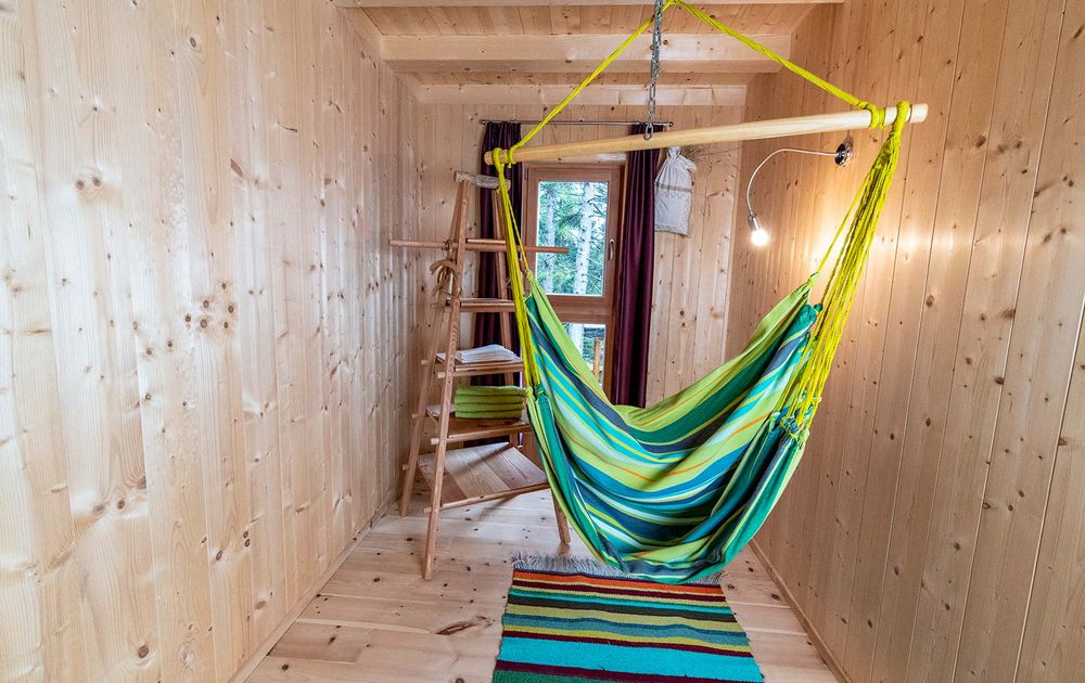 Entspannen Hängematte Chalet MOMO Wohnen im Grünen Südtirol Deutschnonsberg
