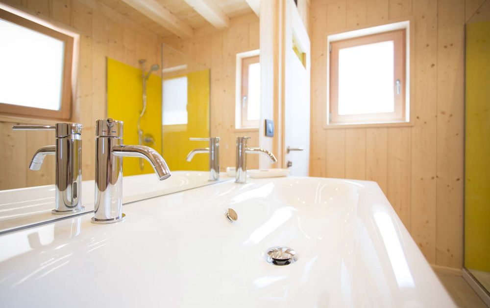 Waschbecken Badezimmer Chalet PINO Urlaub Südtirol Nonsberg